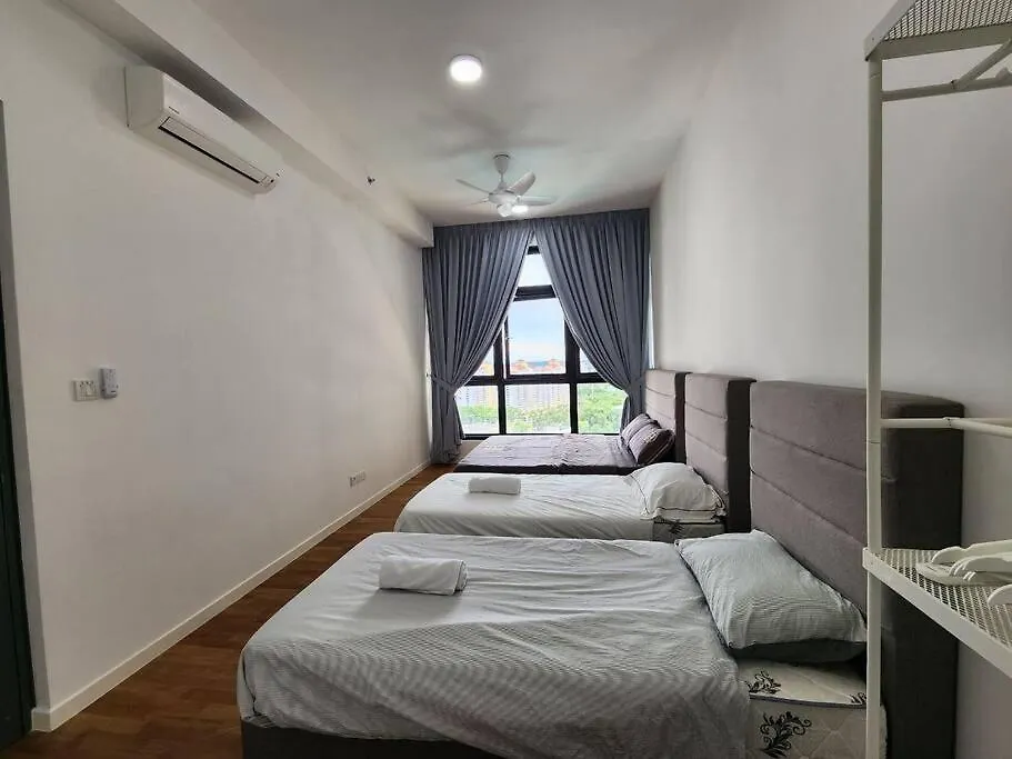Paradigm Residence 3 Bedrooms Above Paradigm Mall For 8 Pax By Gdragon Homestay Johor Bahru 0*,  Malaysia