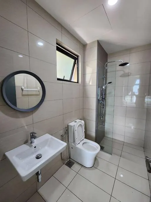 Paradigm Residence 3 Bedrooms Above Paradigm Mall For 8 Pax By Gdragon Homestay Johor Bahru
