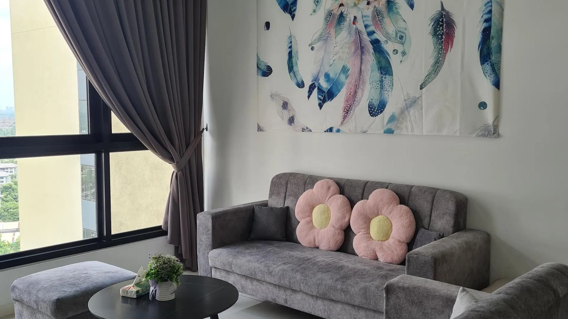 Paradigm Residence 3 Bedrooms Above Paradigm Mall For 8 Pax By Gdragon Homestay Johor Bahru Apartment