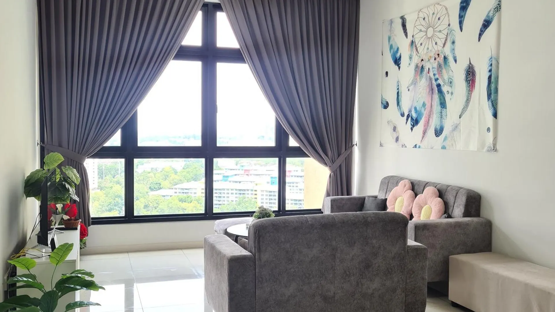 Paradigm Residence 3 Bedrooms Above Paradigm Mall For 8 Pax By Gdragon Homestay Johor Bahru