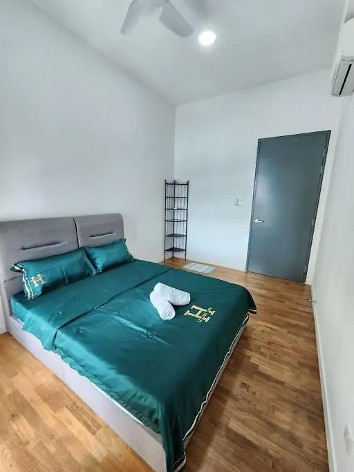 Paradigm Residence 3 Bedrooms Above Paradigm Mall For 8 Pax By Gdragon Homestay Johor Bahru 0*,