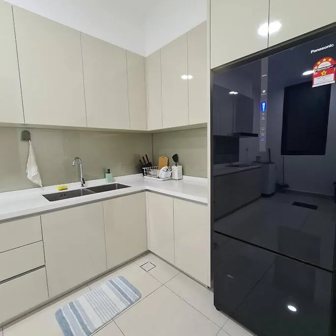 Paradigm Residence 3 Bedrooms Above Paradigm Mall For 8 Pax By Gdragon Homestay Johor Bahru